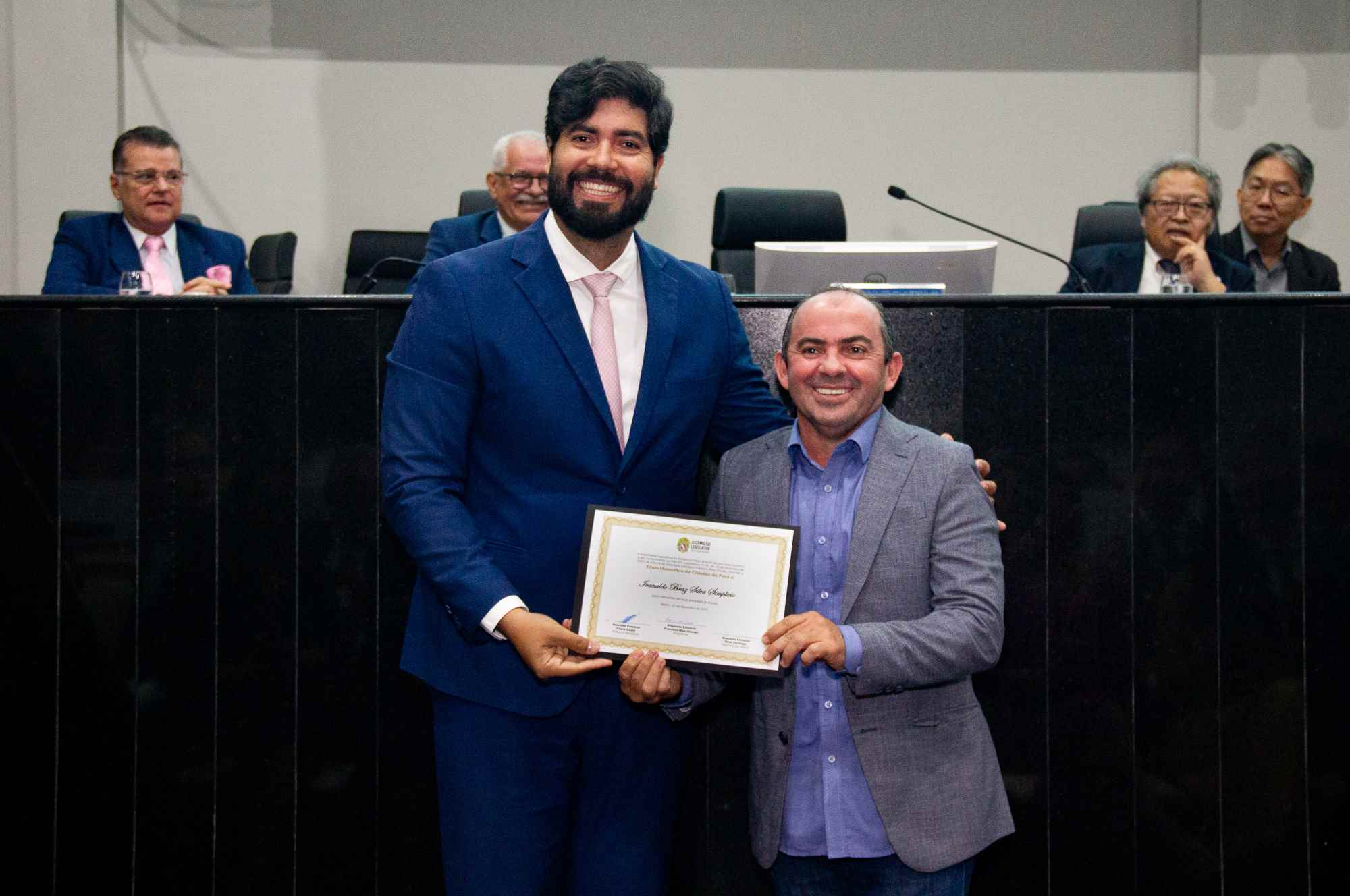 17/12/2025 - Sessão Solene Outorga de Títulos Honoríficos